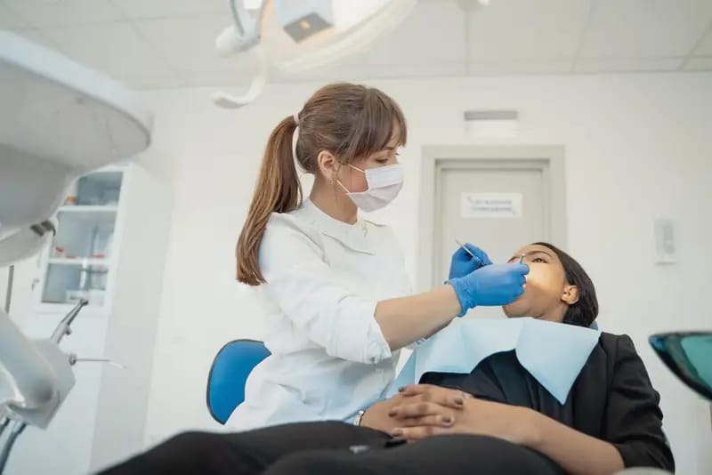Veneers vs Crowns: Which Treatment Is Right for Your Smile?