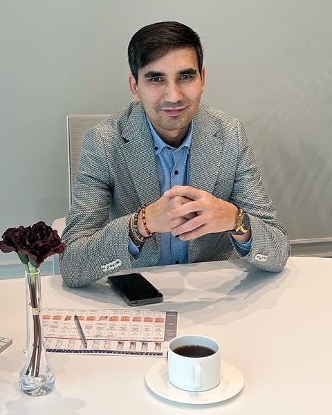 Op. Dr. Shahrukh Omar